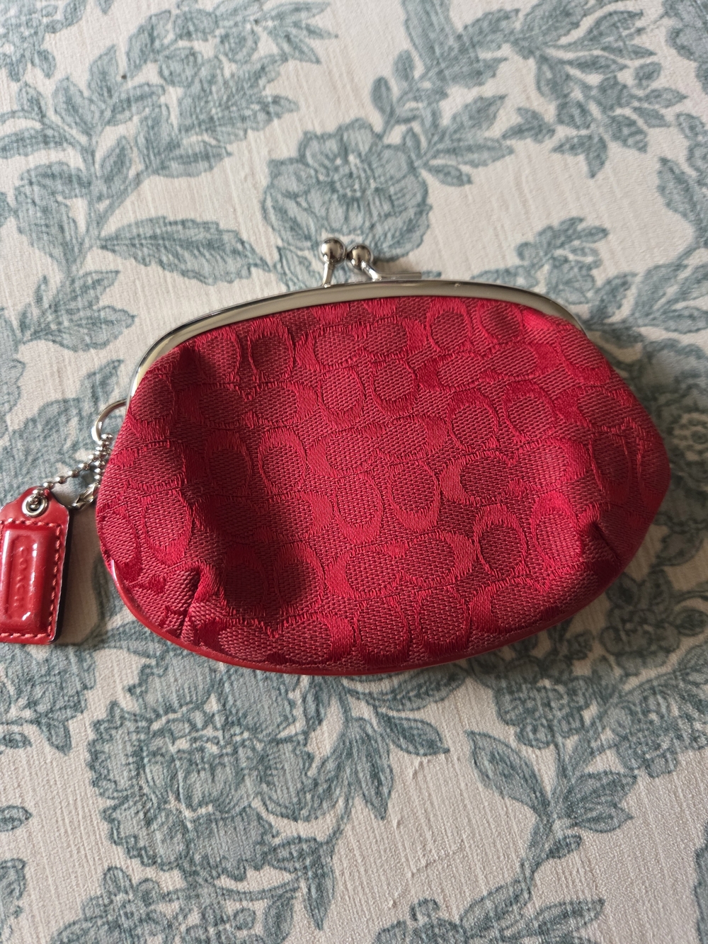 💋Coach Red Signature Jacquard Kiss-Lock Coin Purse✨️